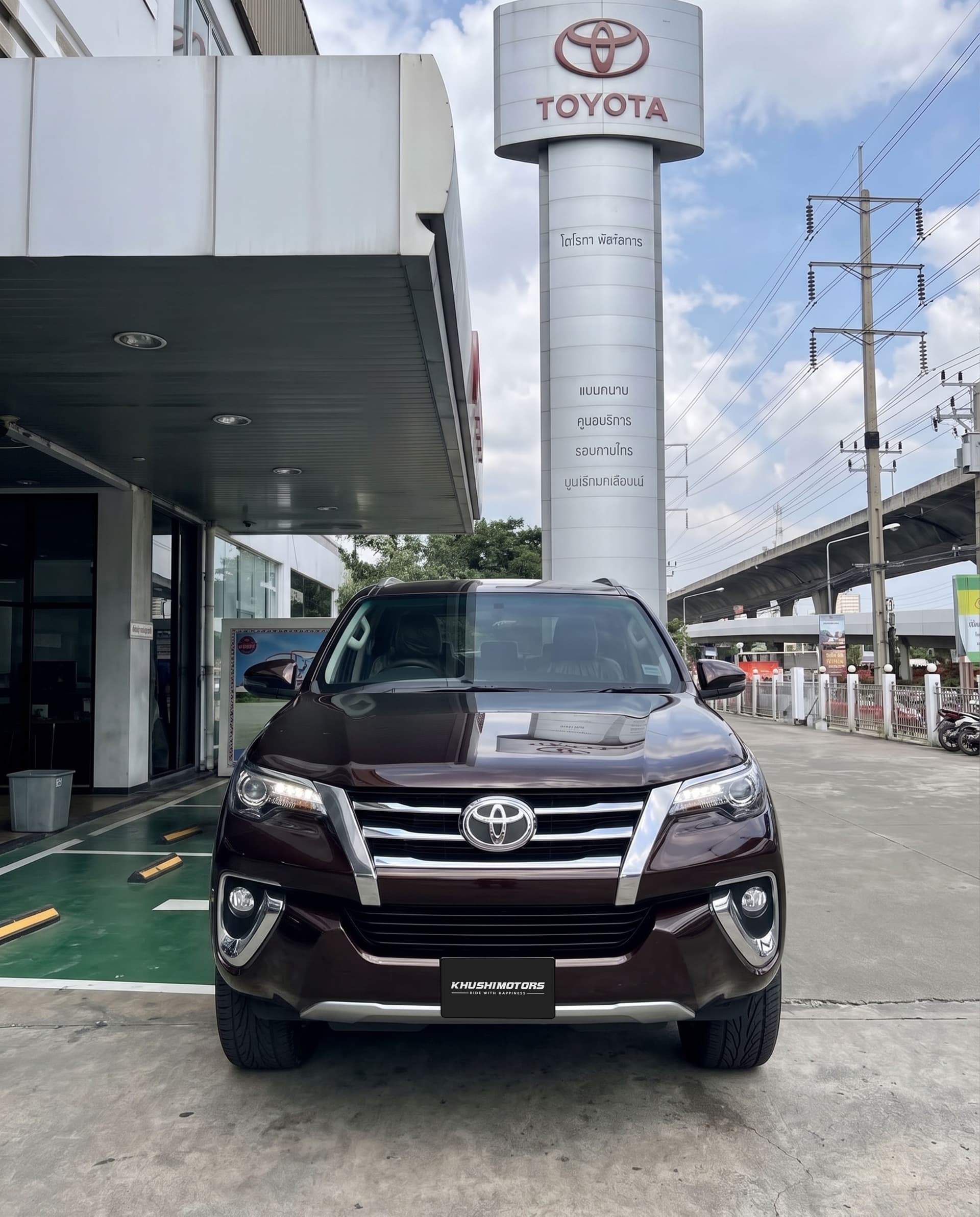 2019 Toyota Fortuner image-2