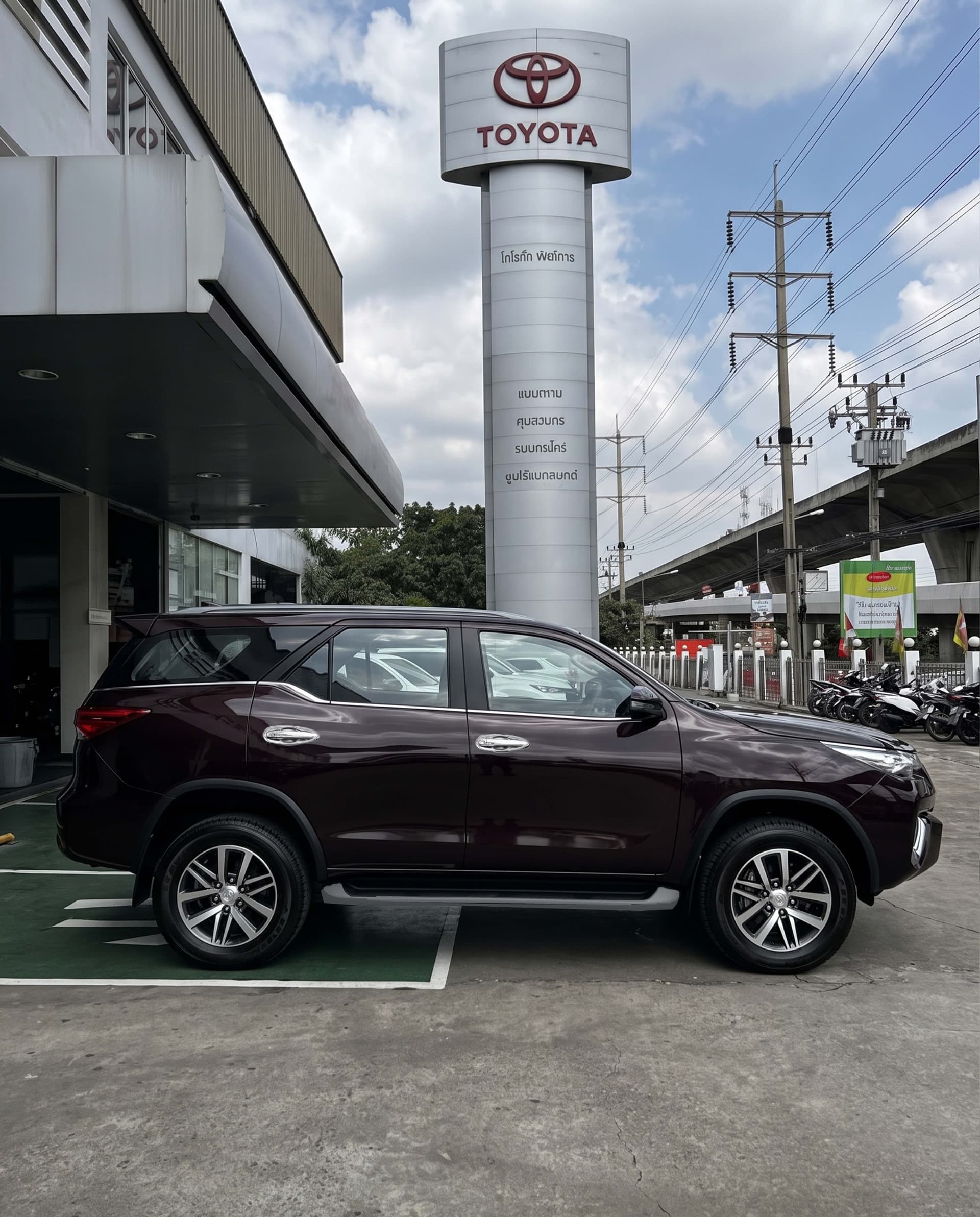 2019 Toyota Fortuner image-13