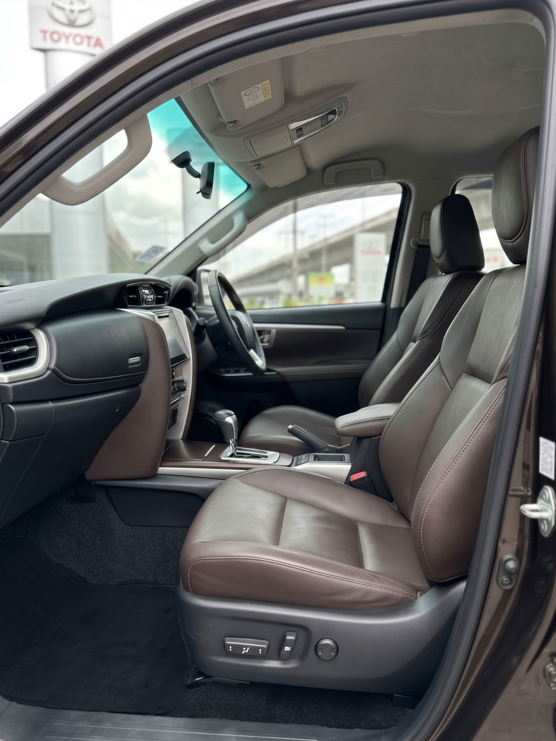 2019 Toyota Fortuner image-9