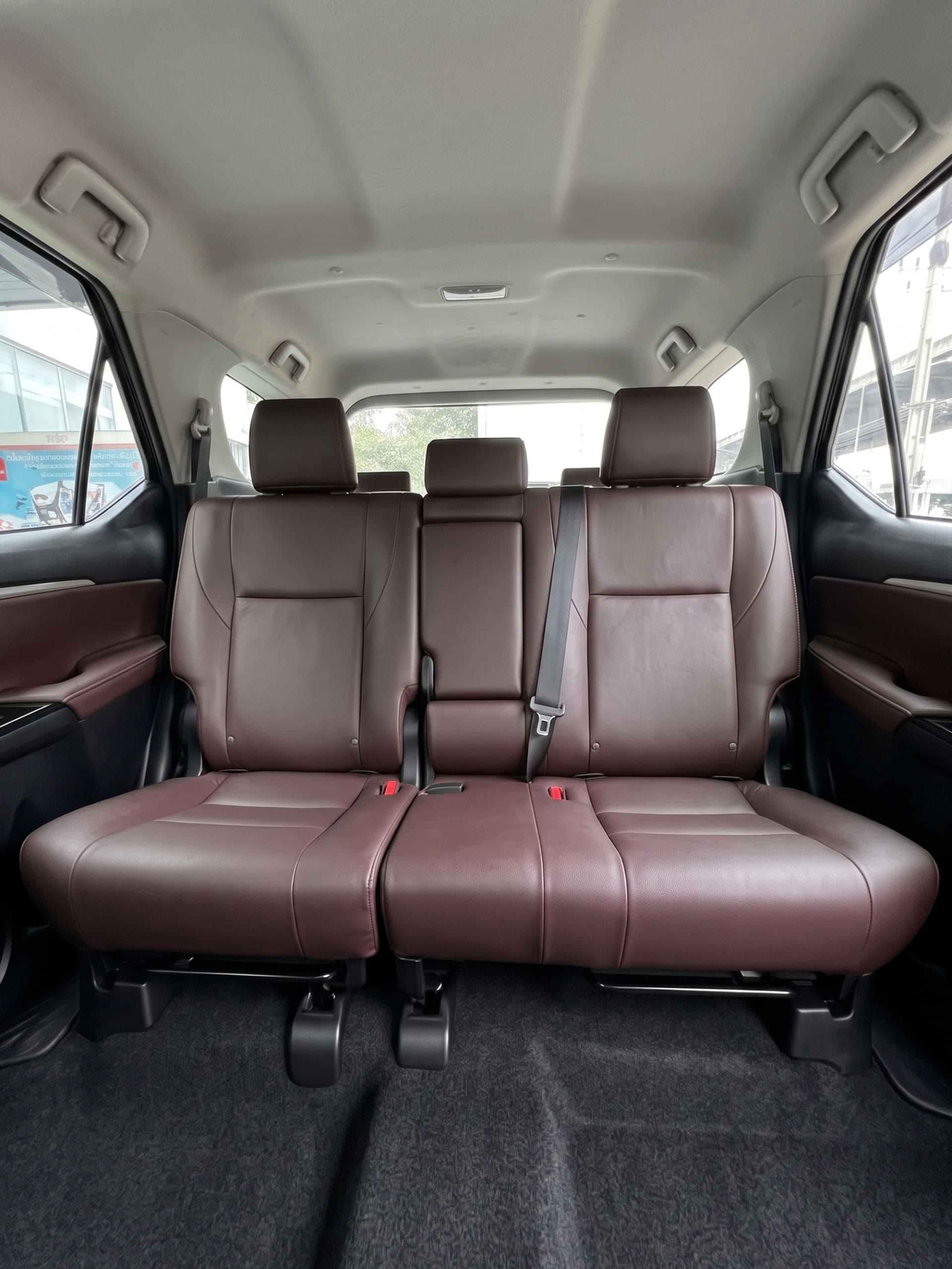 2019 Toyota Fortuner image-11