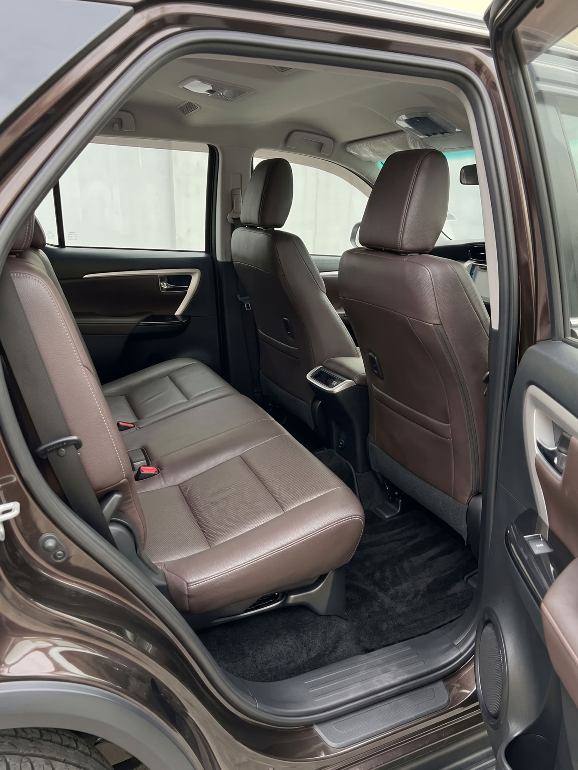 2019 Toyota Fortuner image-12