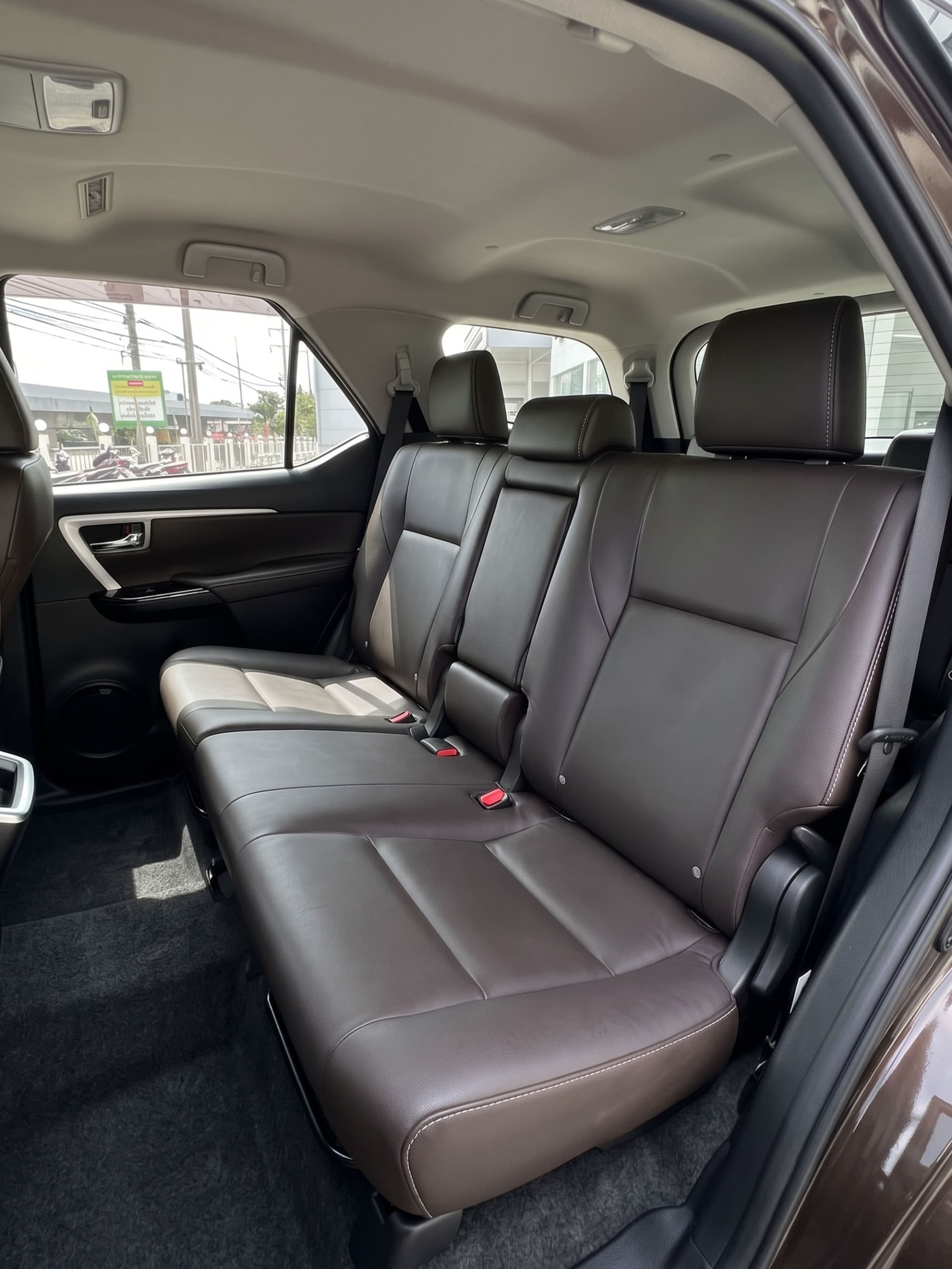 2019 Toyota Fortuner image-10