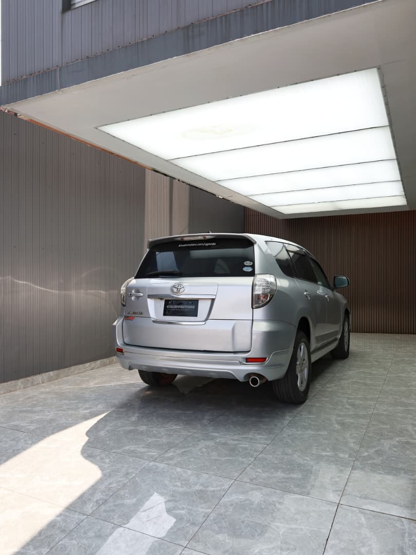 2009 Toyota Vanguard 240S image-4