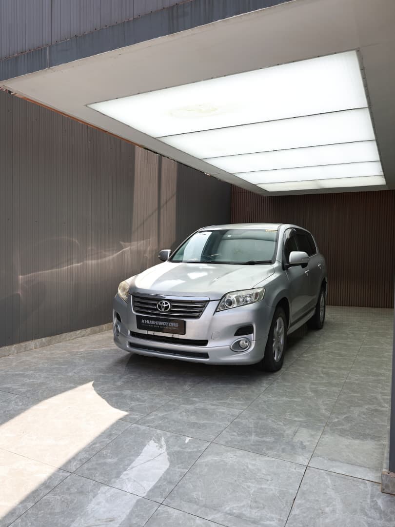 2009 Toyota Vanguard 240S image-1
