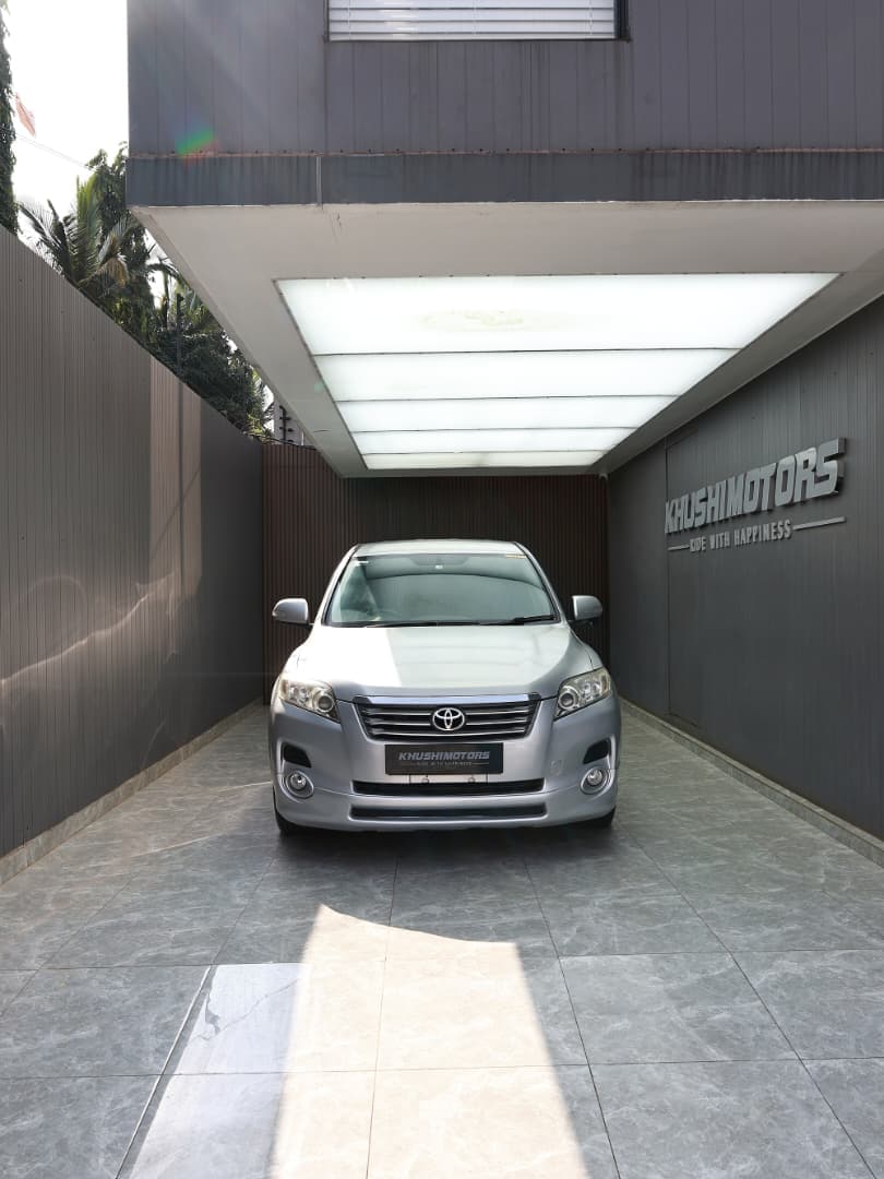 2009 Toyota Vanguard 240S image-2