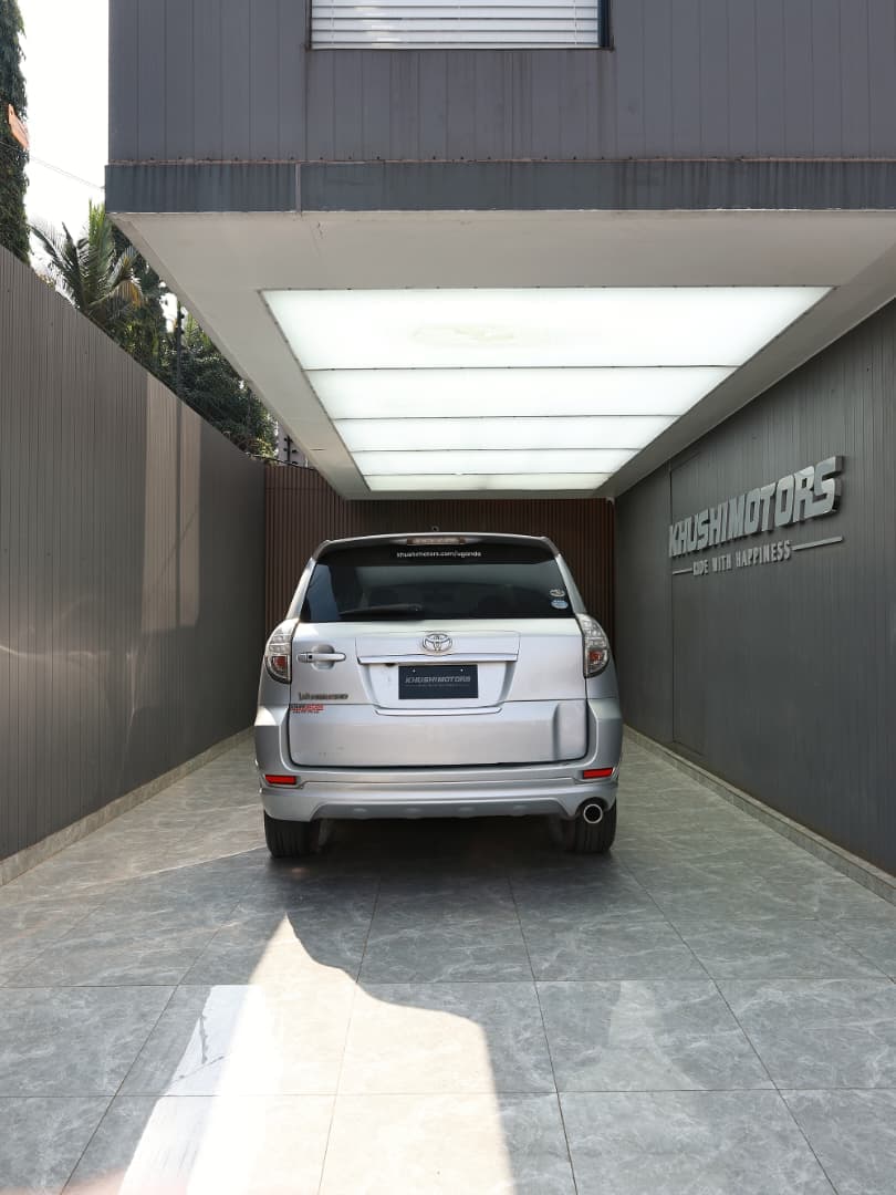 2009 Toyota Vanguard 240S image-5