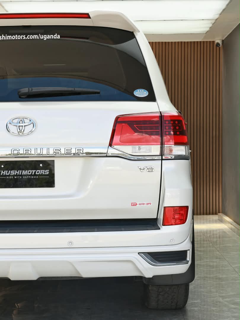 2017 Toyota Land Cruiser 200 image-7