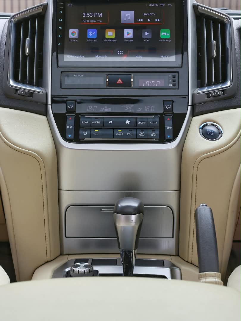 2017 Toyota Land Cruiser 200 image-13