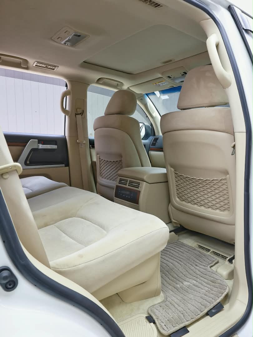 2017 Toyota Land Cruiser 200 image-14