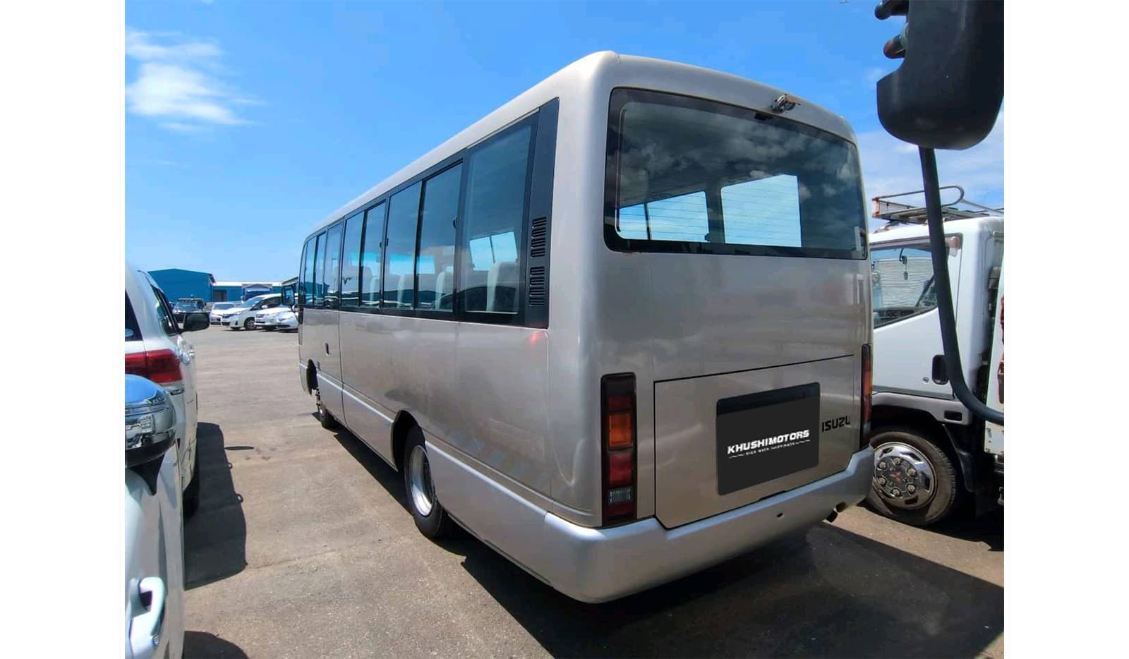 2002 Isuzu Journey MICRO BUS image-4