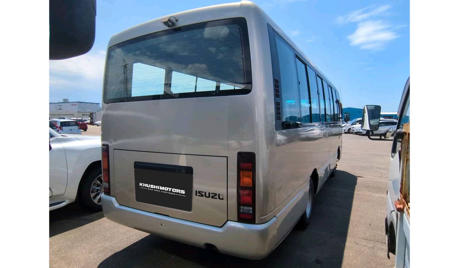 2002 Isuzu Journey MICRO BUS image-3