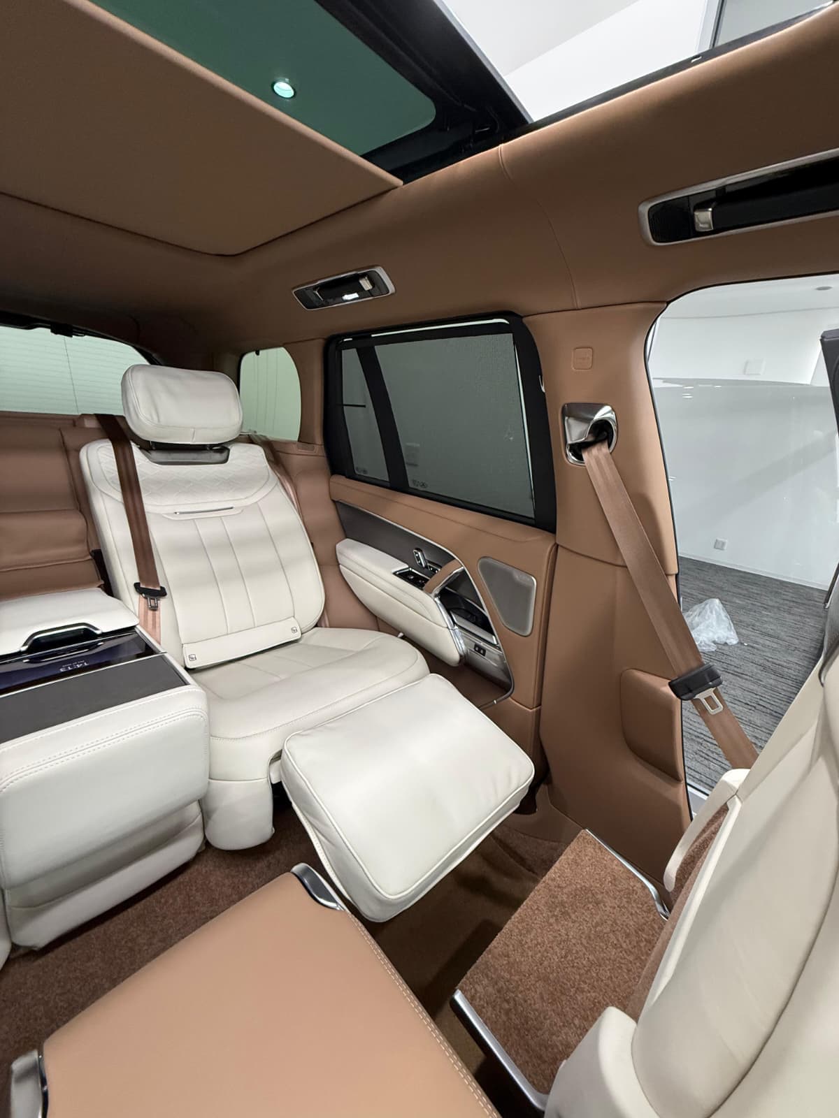2023 Land Rover Range Rover SV P510E Standard Wheel image-15
