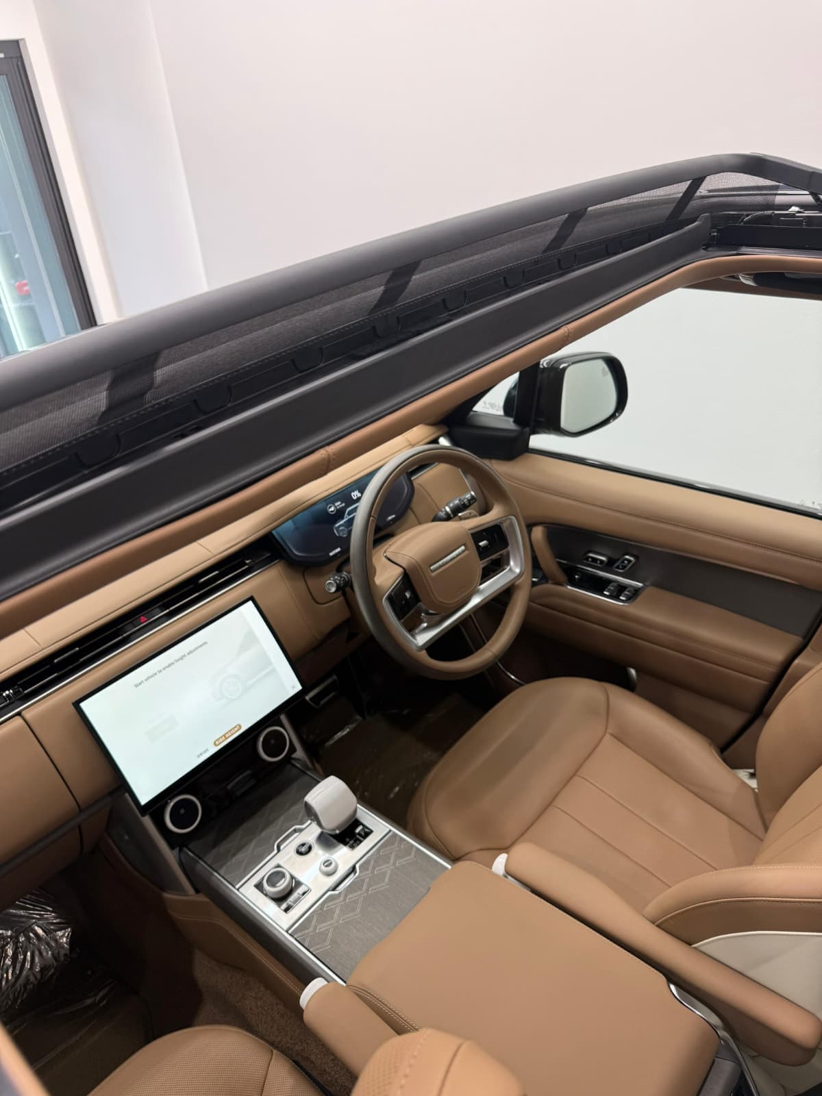 2023 Land Rover Range Rover SV P510E Standard Wheel image-12