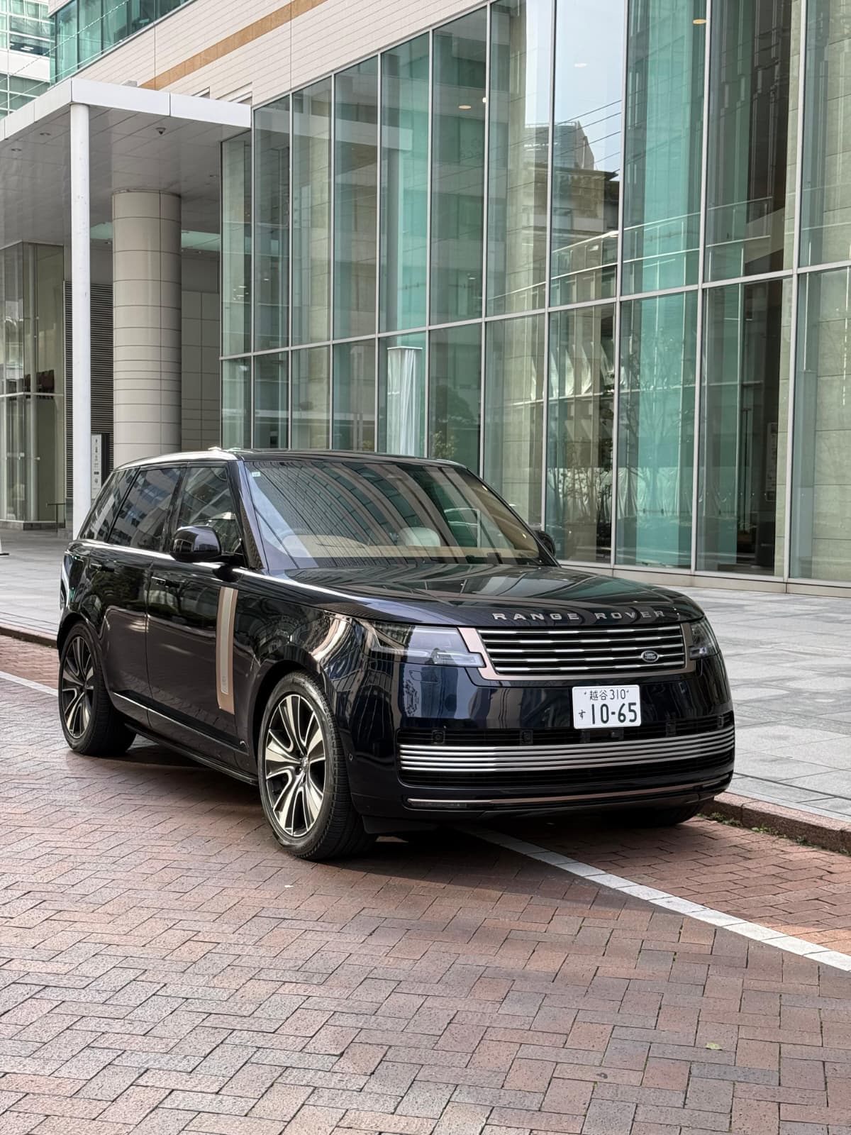 2023 Land Rover Range Rover SV P510E Standard Wheel image-1