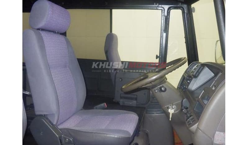 1998 Nissan Civilian Bus image-6