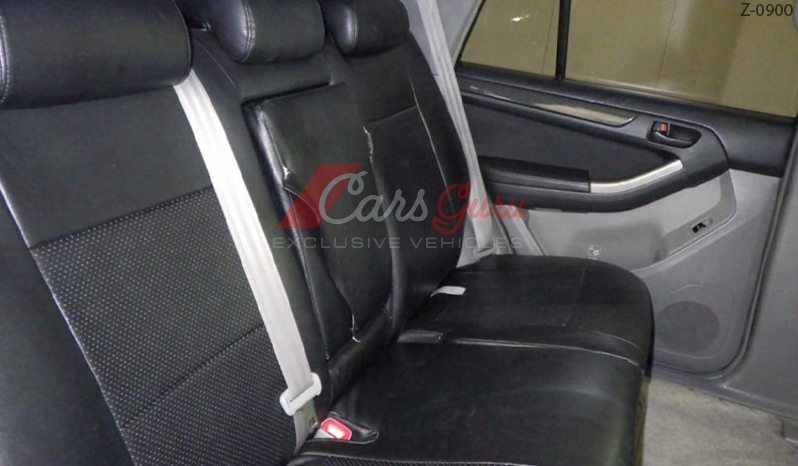 2004 Toyota Hilux Surf image-8