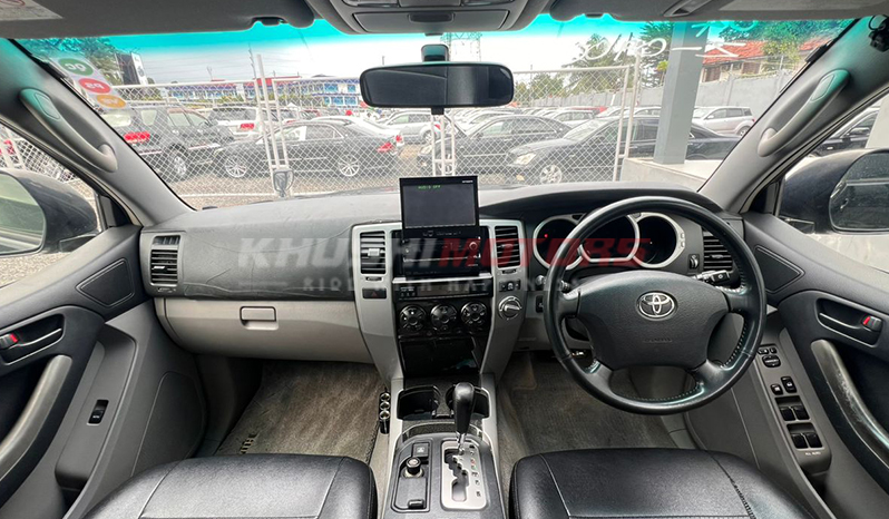 2004 Toyota Hilux Surf image-25