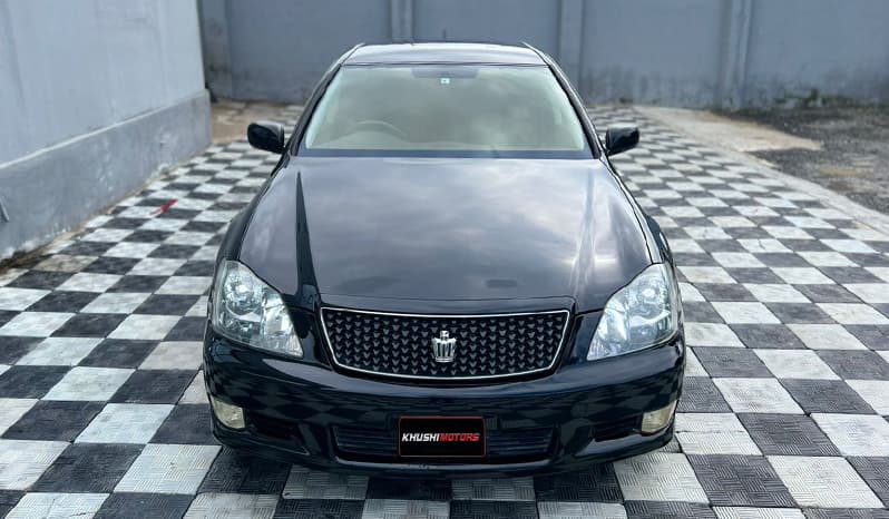 2005 Toyota Crown image-1