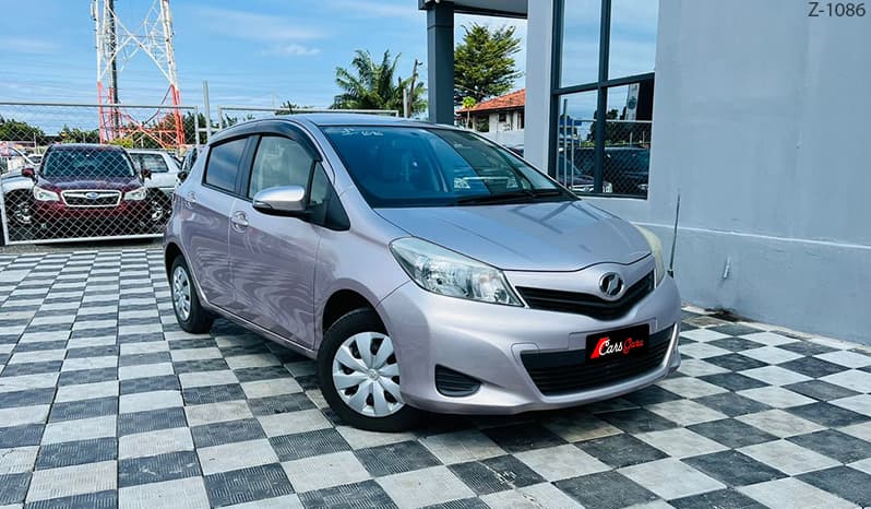 2012 Toyota Vitz image-3