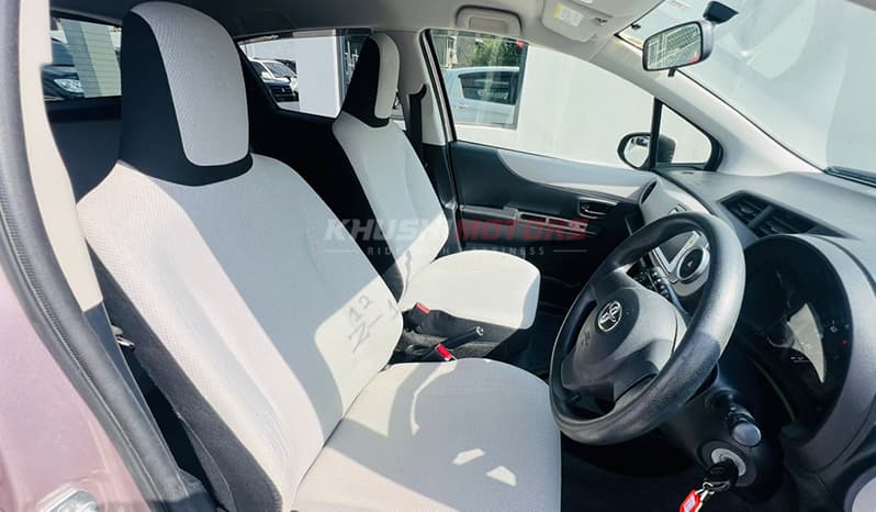 2012 Toyota Vitz image-18