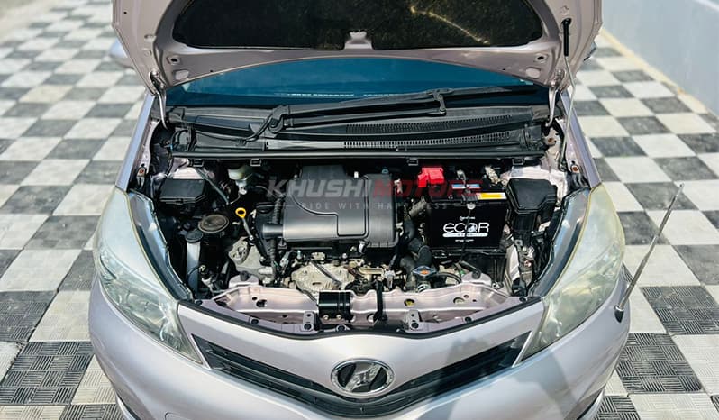 2012 Toyota Vitz image-23