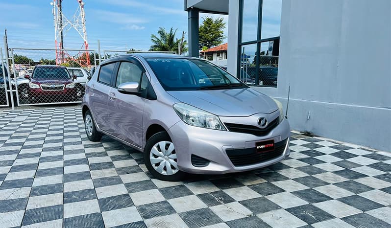 2012 Toyota Vitz image-26