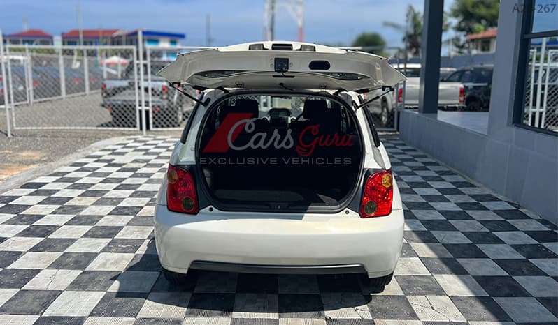 2003 Toyota IST image-8