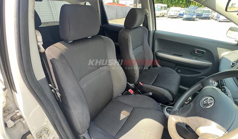 2003 Toyota IST image-23