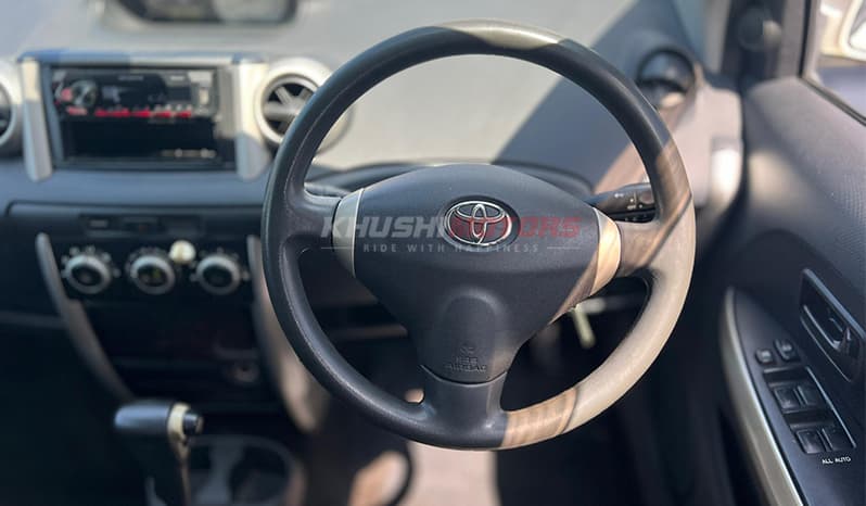 2003 Toyota IST image-25
