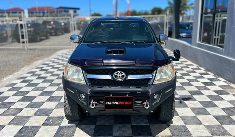 2005 Toyota Hilux Double Cab image-2