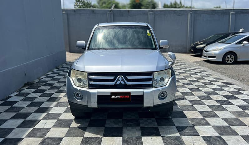 2007 Mitsubishi Pajero image-1