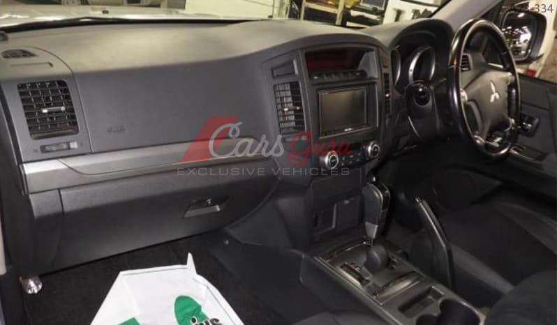 2007 Mitsubishi Pajero image-4