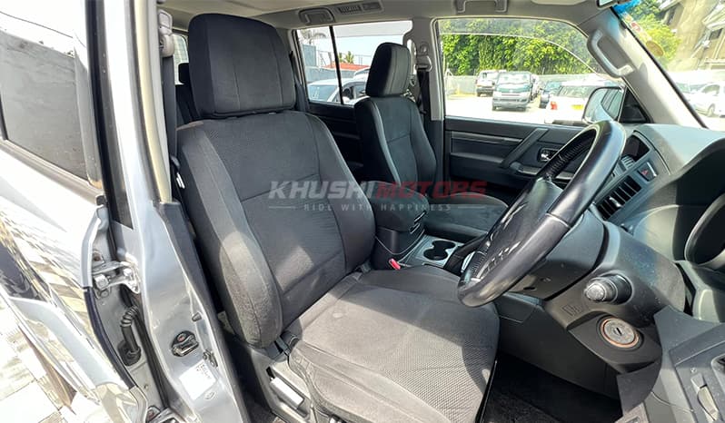 2007 Mitsubishi Pajero image-16