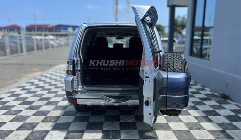 2007 Mitsubishi Pajero image-18