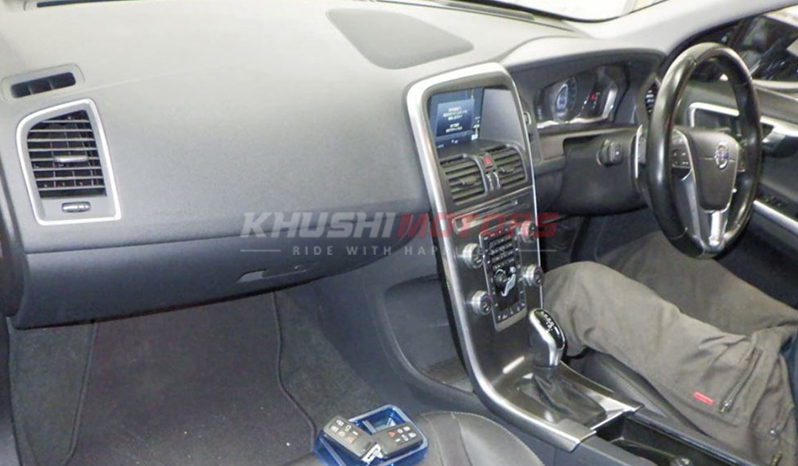 2015 Volvo XC60 image-2