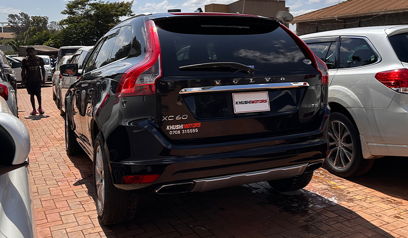 2015 Volvo XC60 image-8