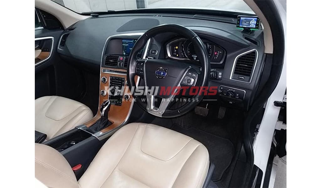 2016 Volvo XC60 image-6