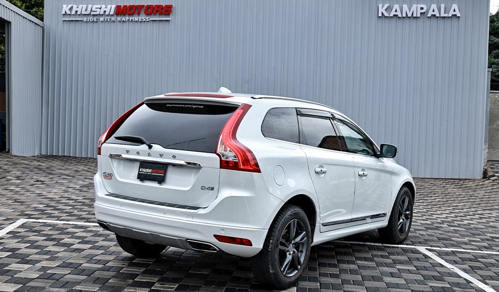 2016 Volvo XC60 image-11