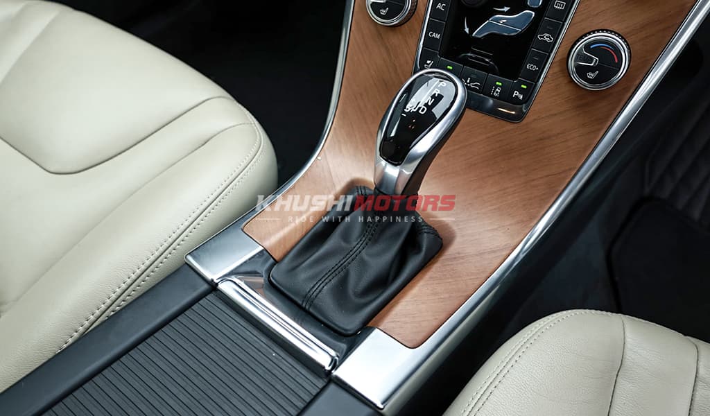 2016 Volvo XC60 image-13
