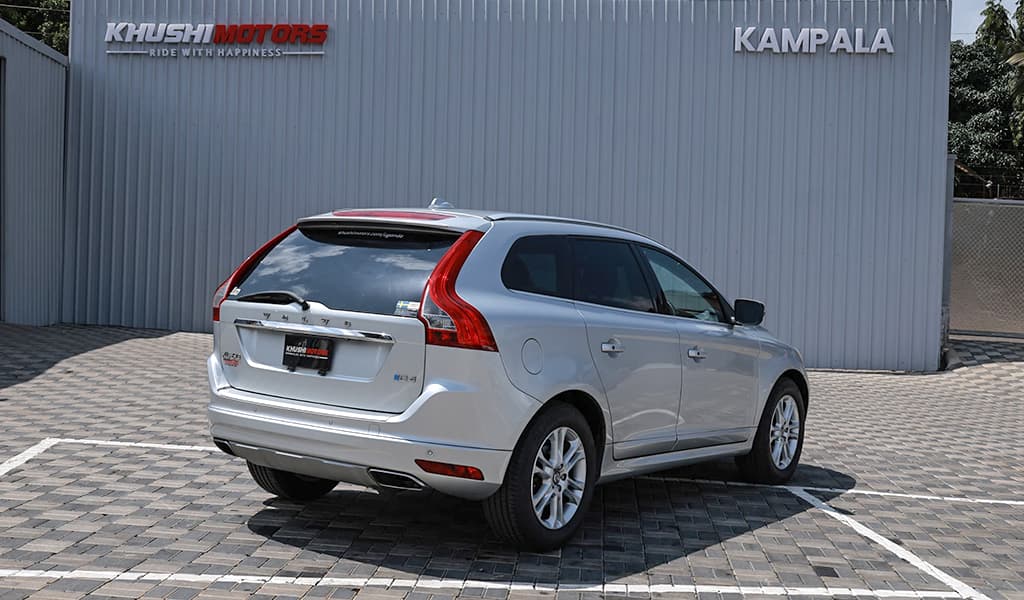 2016 Volvo XC60 image-11