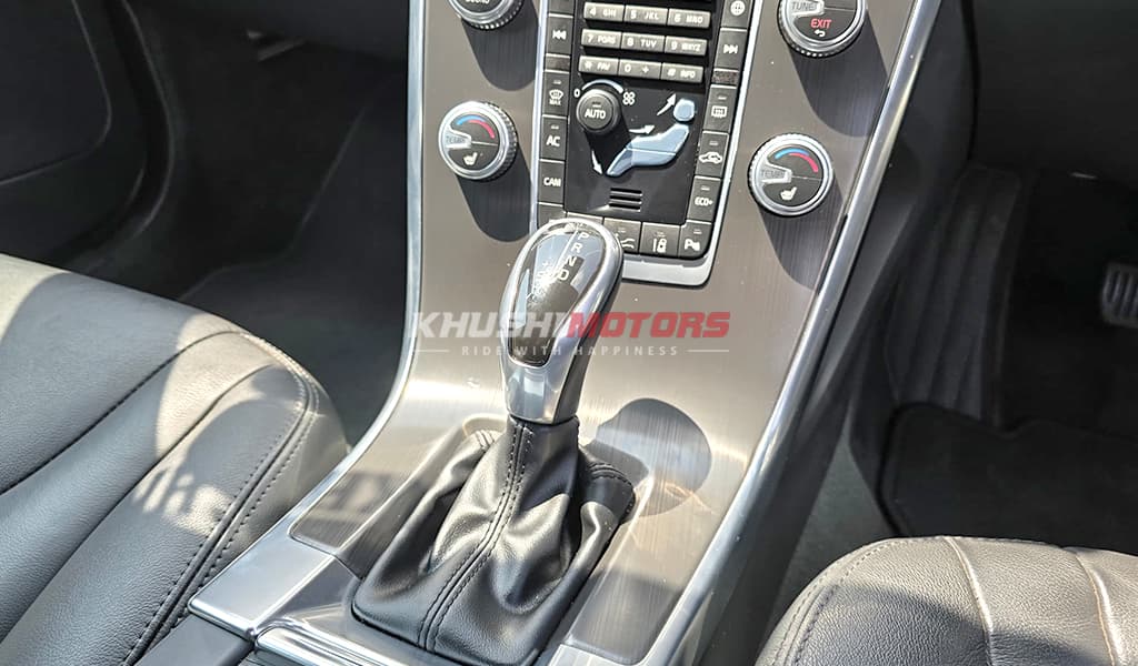 2016 Volvo XC60 image-13