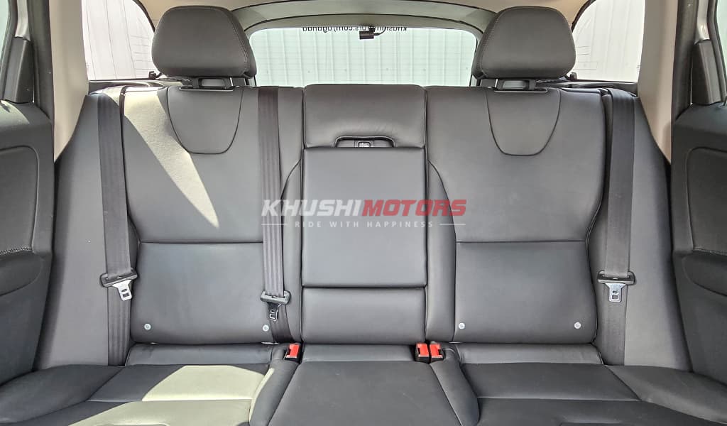 2016 Volvo XC60 image-15