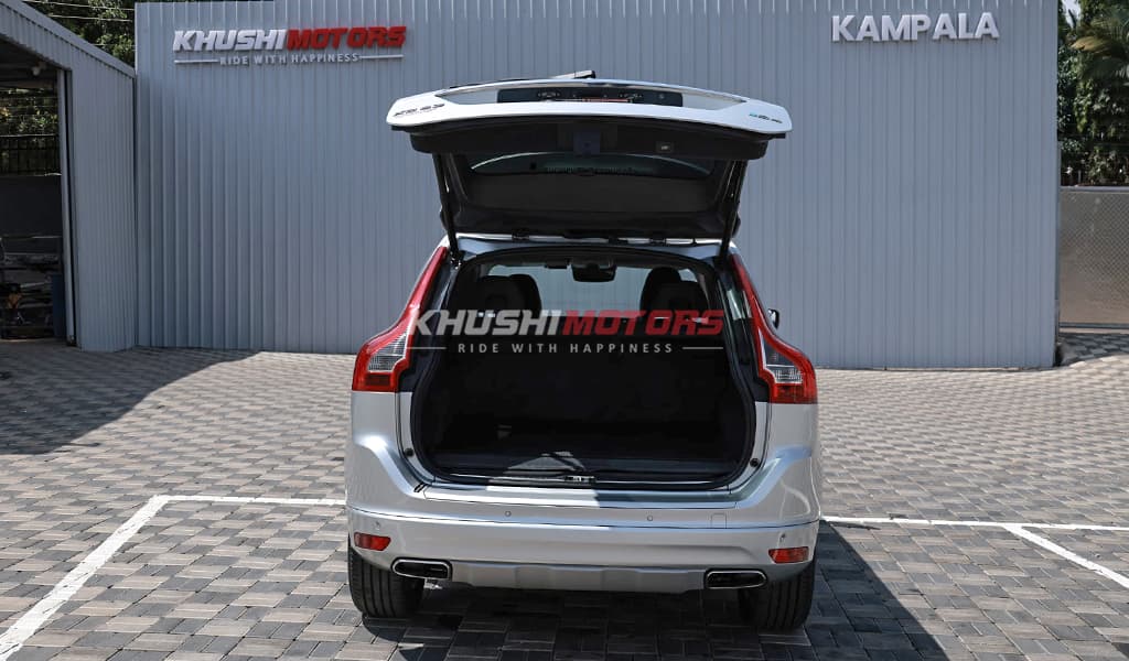 2016 Volvo XC60 image-16