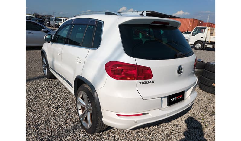 2012 Volkswagen Tiguan image-2