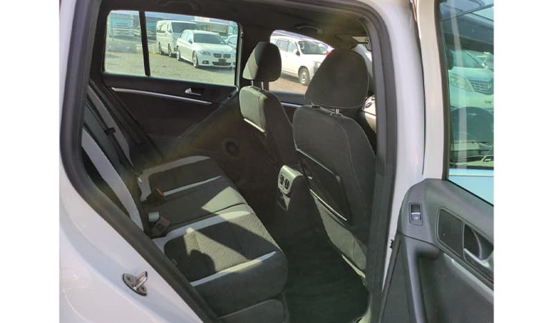 2012 Volkswagen Tiguan image-6