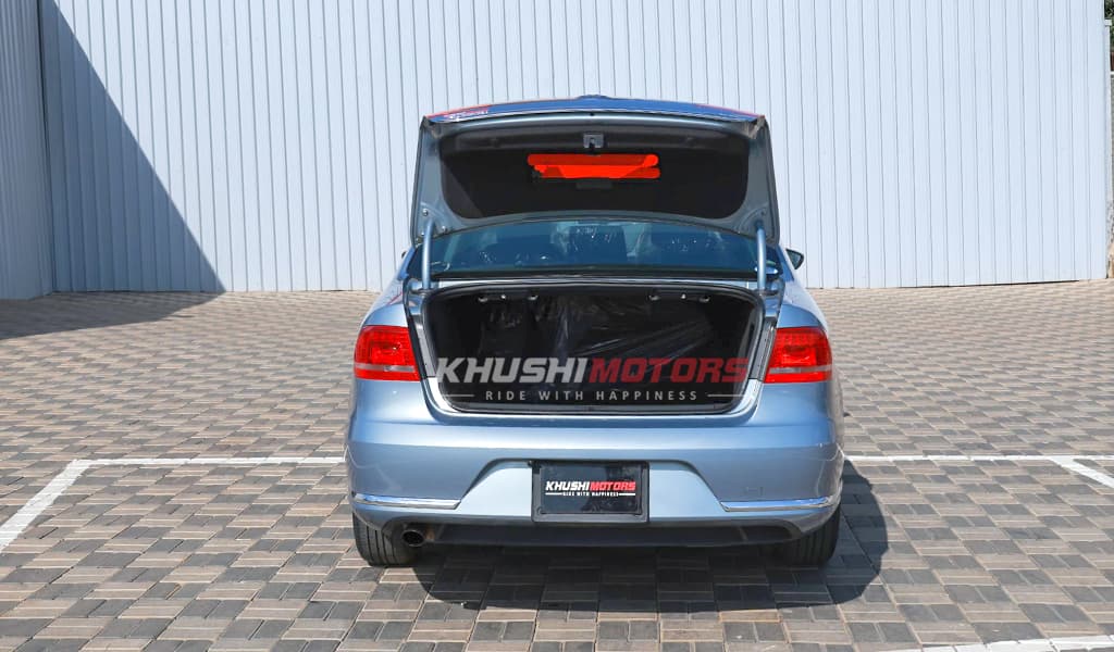 2012 Volkswagen Passat Sedan image-16