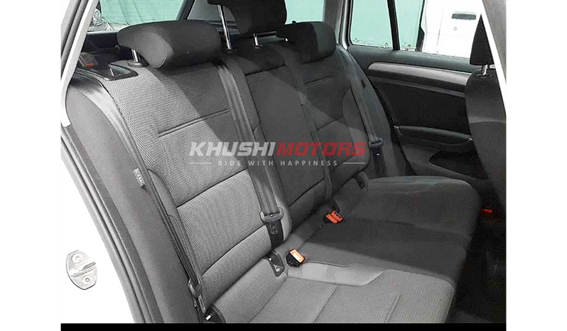 2016 Volkswagen Golf Variant image-7