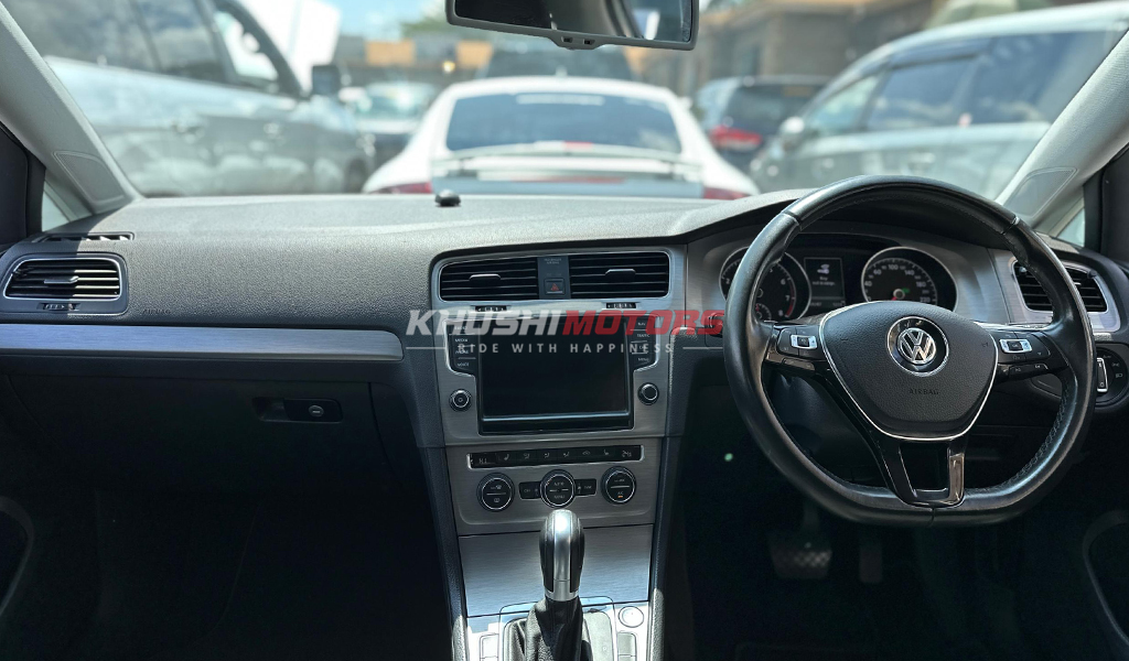 2016 Volkswagen Golf Variant image-12