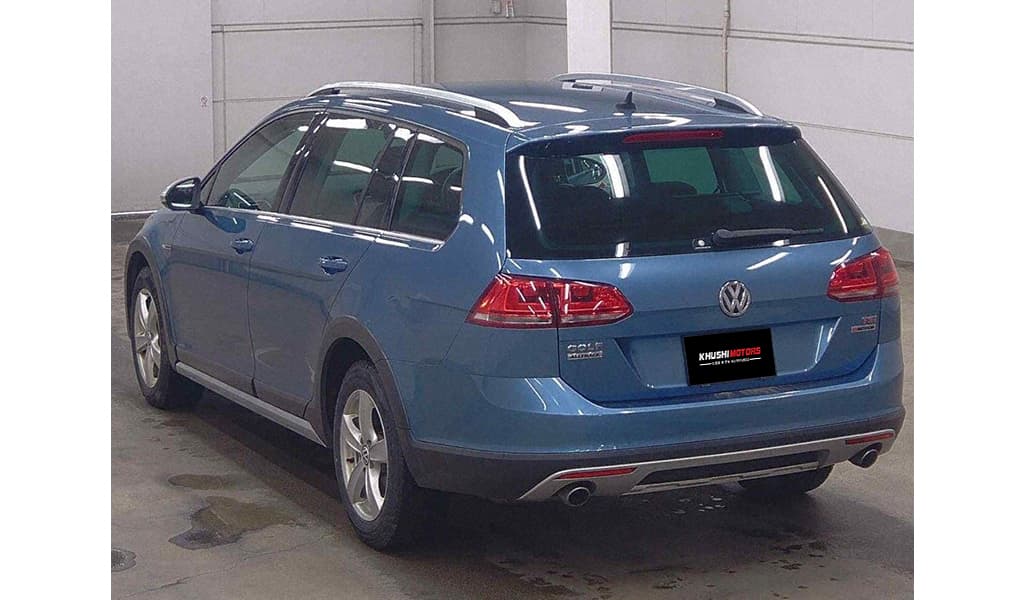 2016 Volkswagen Golf Alltrack image-4