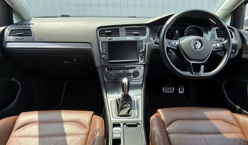 2016 Volkswagen Golf Alltrack image-12